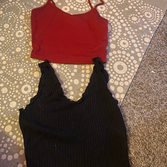 2 crop tops - Picture 1 of 1
